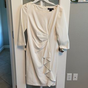 Jessica Howard white fitted dress size 6